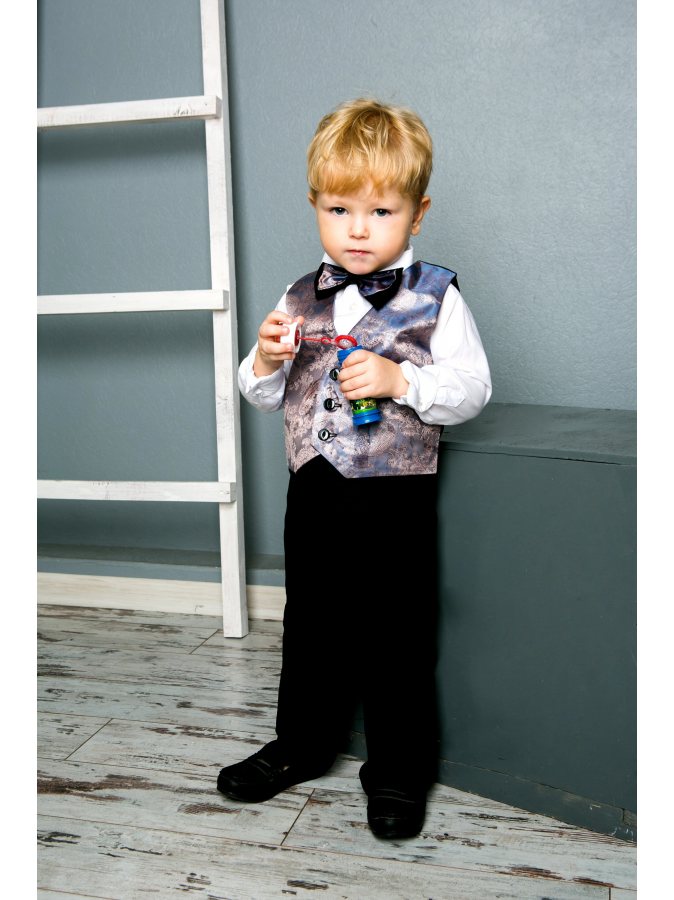 Нарядный костюм для мальчика с жилеткой