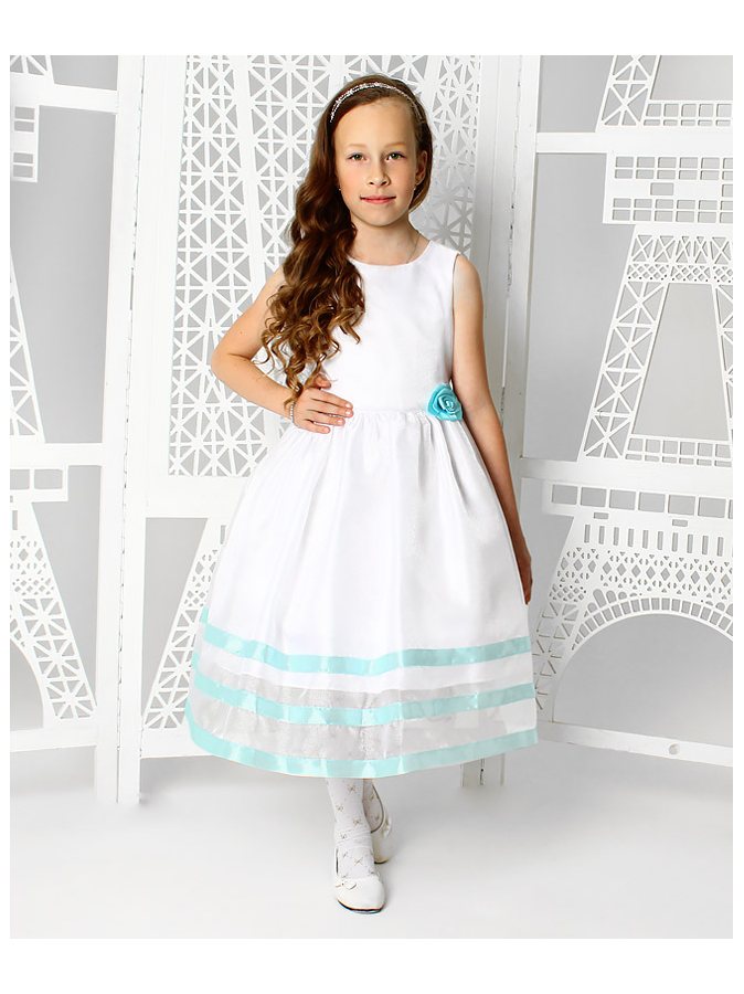 Белое нарядное платье для девочки с голубыми лентами