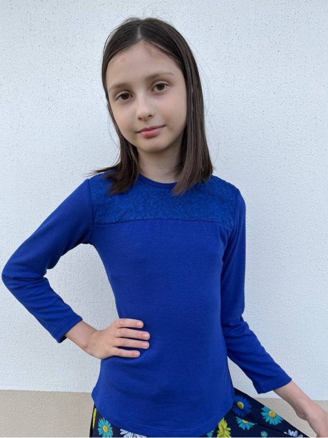 Синий джемпер(блузка) для девочки с кокеткой