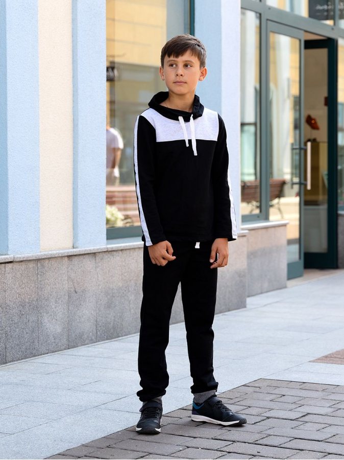 Черный спортивный костюм для мальчика