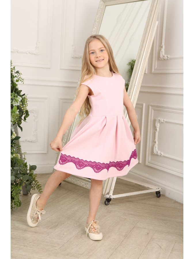 Розовое платье с фиолетовым гипюром для девочки