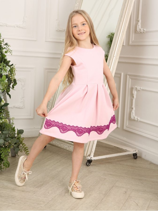 Розовое платье с фиолетовым гипюром для девочки