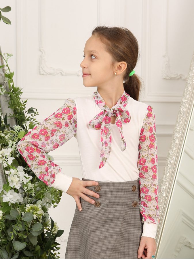 Молочный джемпер(блузка)для девочки с бантом-галстуком