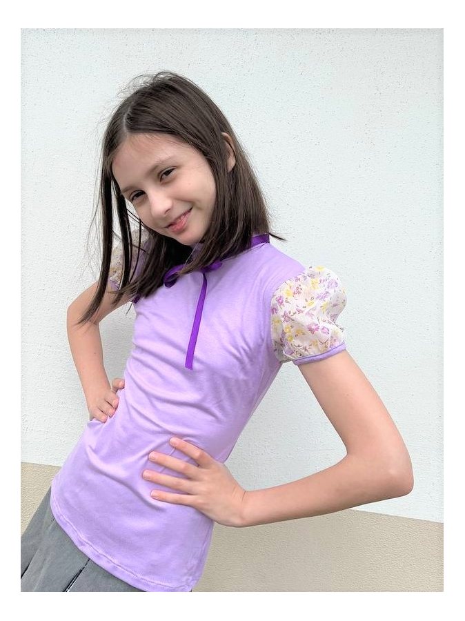 Водолазка для девочки с фиолетовым бантом