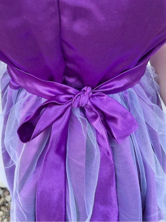 Нарядное фиолетовое платье для девочки