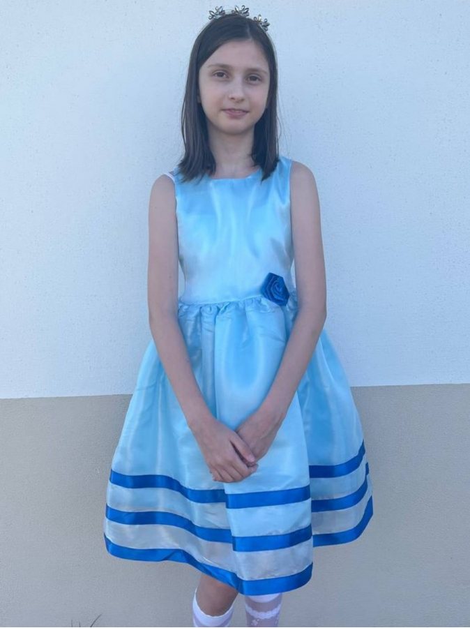 Голубое нарядное платье для девочки с лентами